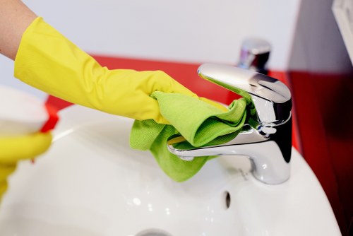 Kitchen and bathroom domestic cleaning in N1